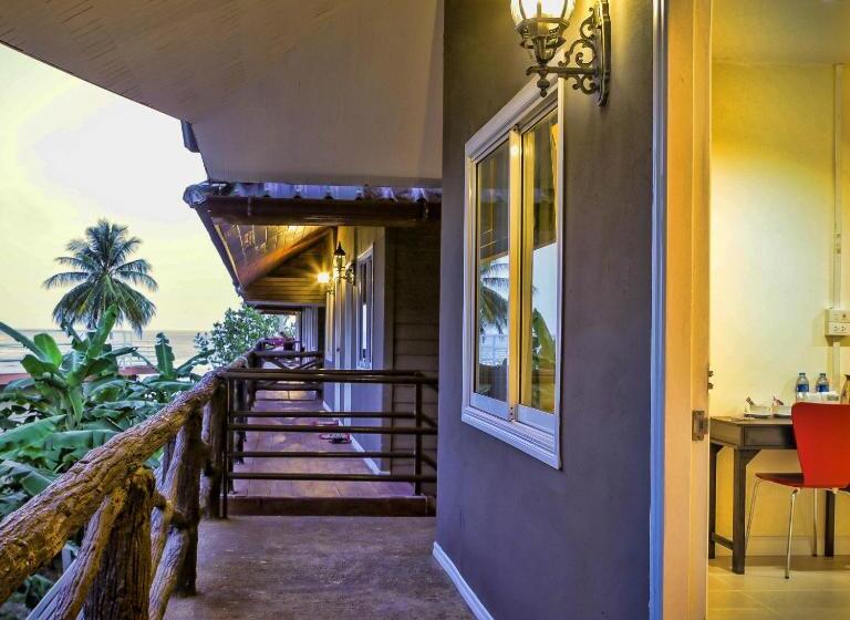 디럭스 룸, Bella Vista Beach Resort Koh Lipe