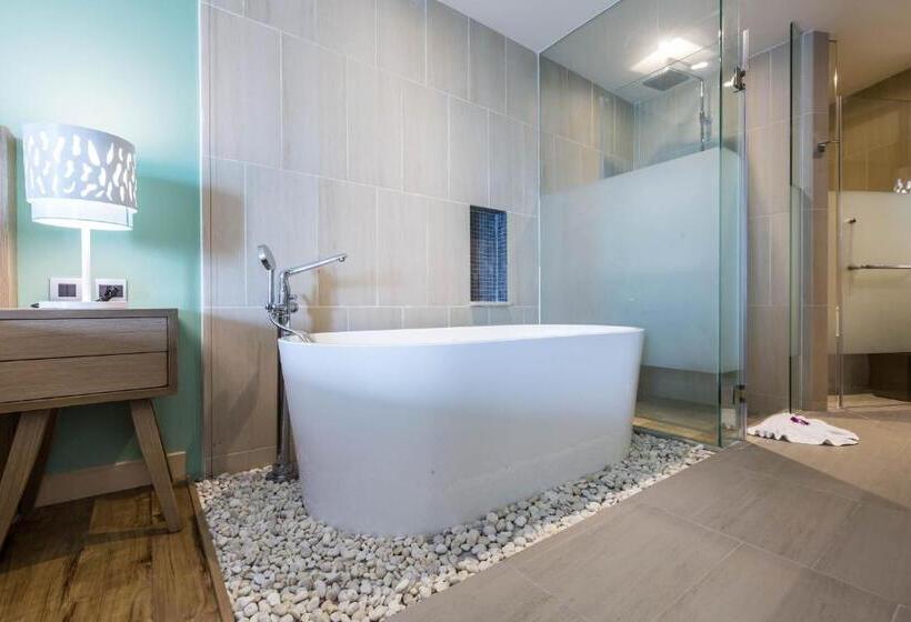 Номер Deluxe Вид на Море, Crest Resort & Pool Villas Sha Extra Plus