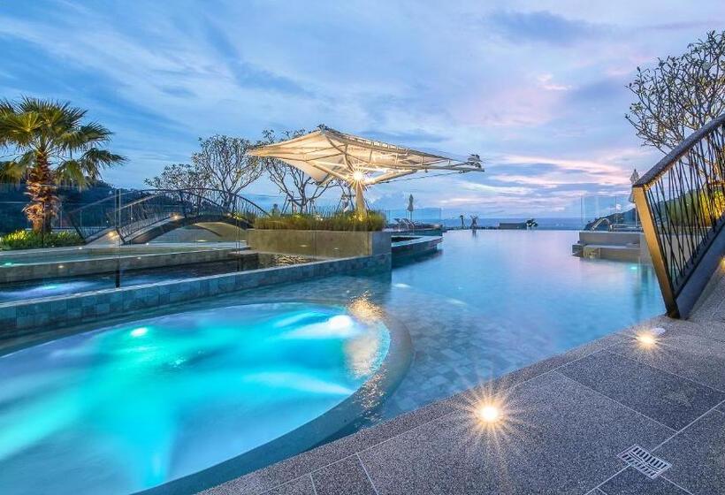 Quarto Deluxe, Crest Resort & Pool Villas   Sha Extra Plus