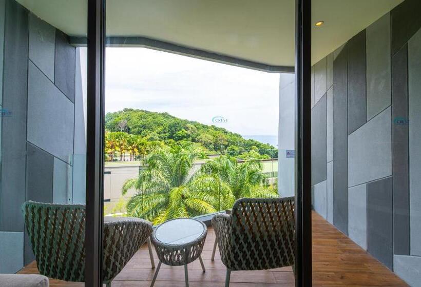 Номер Deluxe Вид на Море Боковой, Crest Resort & Pool Villas Sha Extra Plus