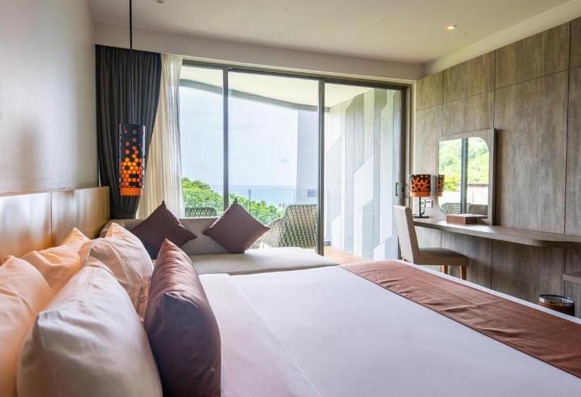 Номер Deluxe Вид на Море Боковой, Crest Resort & Pool Villas Sha Extra Plus