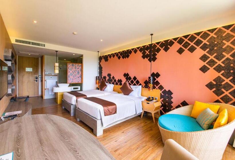 Номер Deluxe Вид на Море Боковой, Crest Resort & Pool Villas Sha Extra Plus