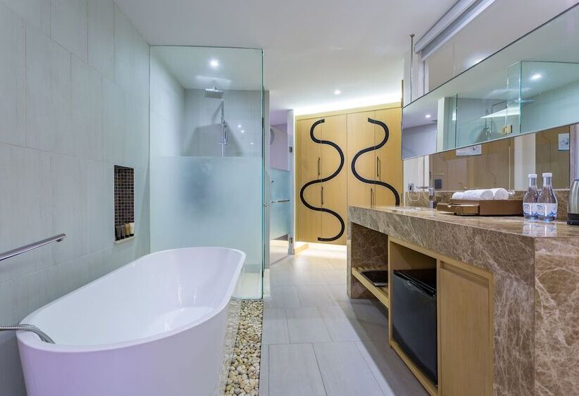 Номер Deluxe Вид на Море, Crest Resort & Pool Villas   Sha Extra Plus
