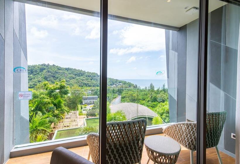 Номер Deluxe Вид на Море Боковой, Crest Resort & Pool Villas Sha Extra Plus