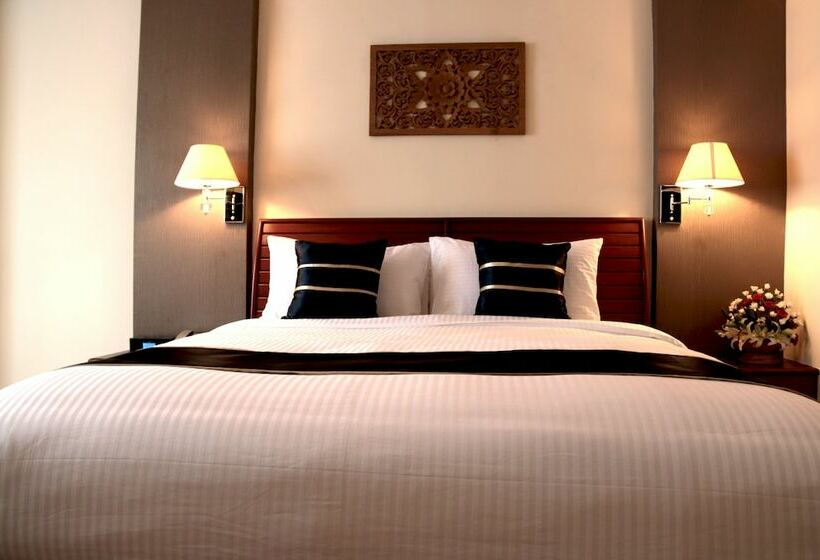 اتاق لوکس, Eastern Palace