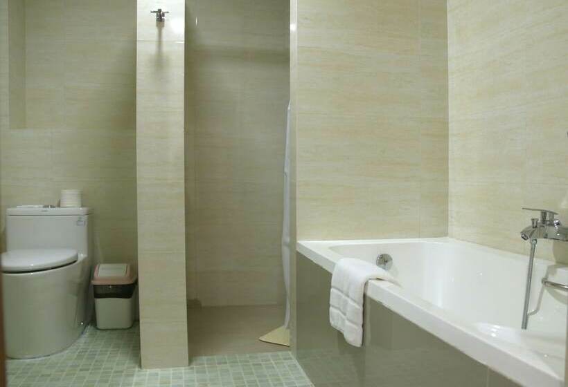 اتاق لوکس, Eastern Palace