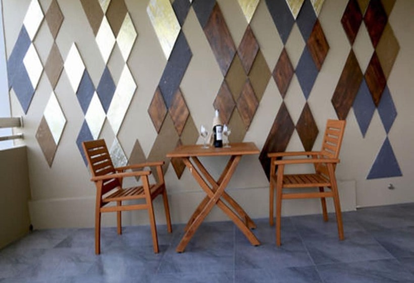 اتاق لوکس با بالکن, Eastern Palace