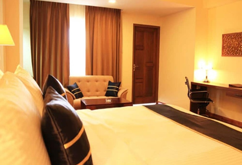 اتاق لوکس با بالکن, Eastern Palace