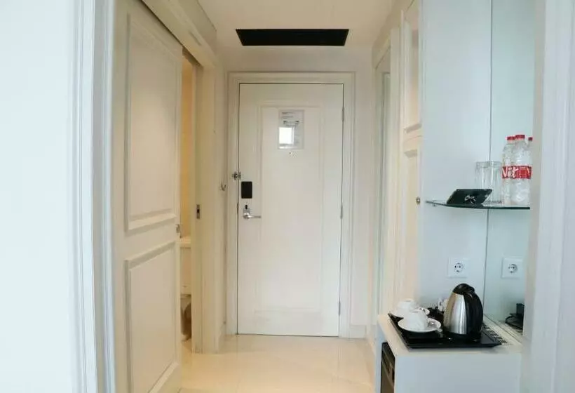 キングサイズベッドのクラシックルーム, Four Points By Sheraton Bandung