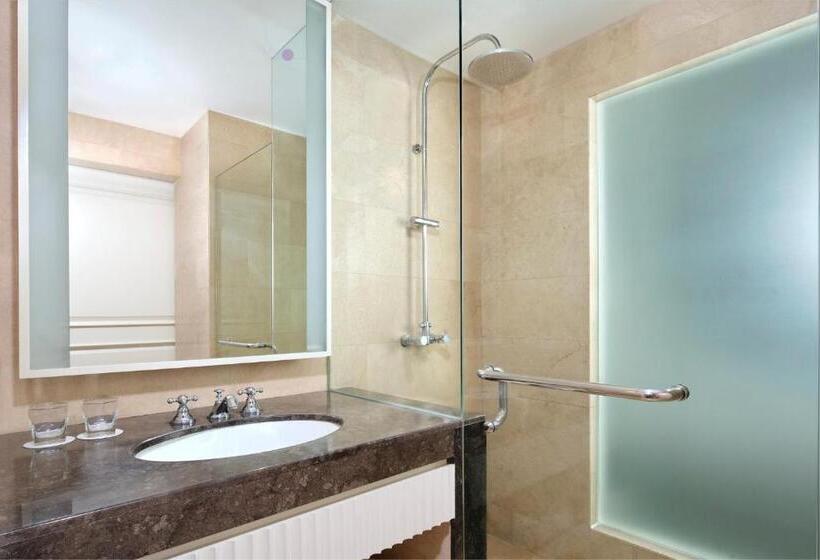 غرفة ديلوكس سرير كينج مطلة على المدينة, Four Points By Sheraton Bandung