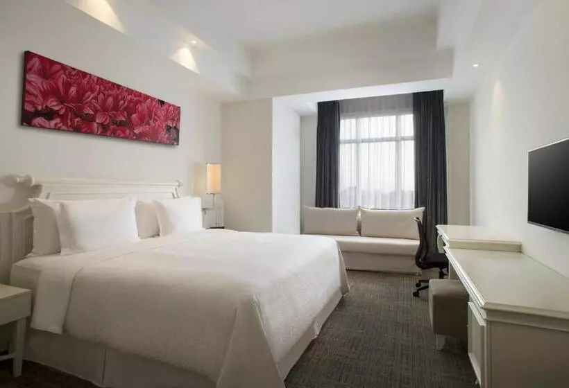 キングサイズベッド、シティビューデラックスルーム, Four Points By Sheraton Bandung