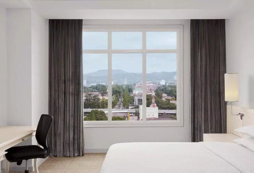 キングサイズベッドのクラシックルーム, Four Points By Sheraton Bandung