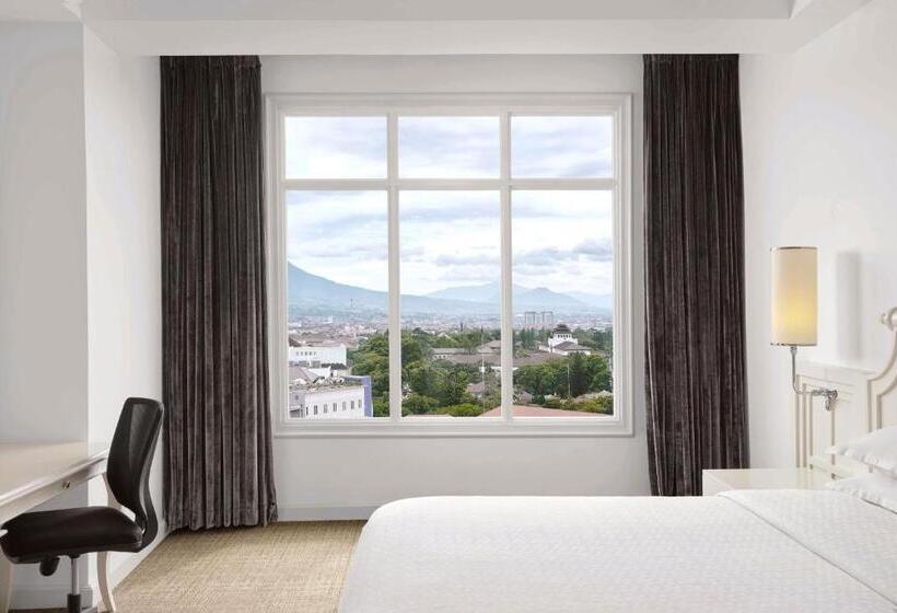 غرفة كلاسيكية سرير كينج, Four Points By Sheraton Bandung