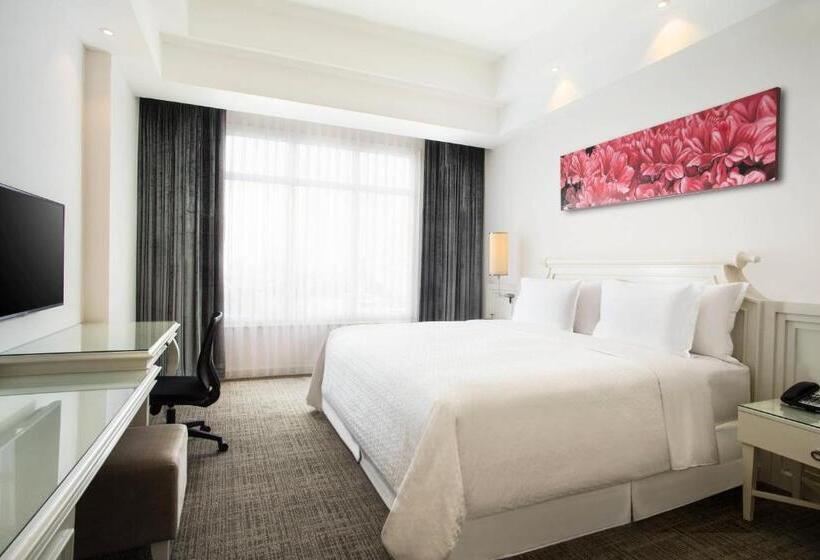 带大床的经典房间, Four Points By Sheraton Bandung