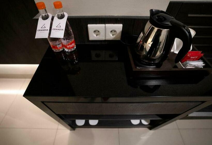 اتاق لوکس, Grandia