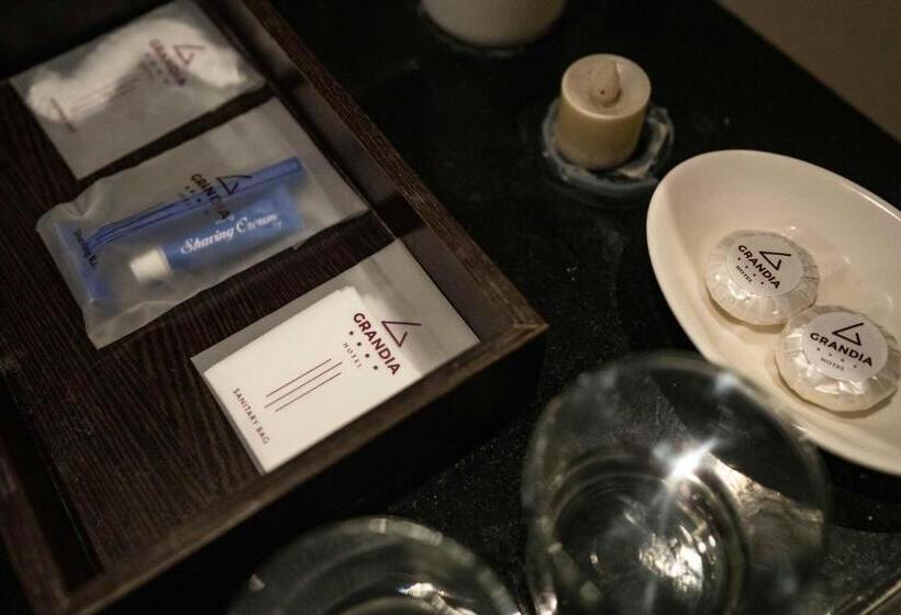 اتاق لوکس با تخت دو نفره بزرگ, Grandia