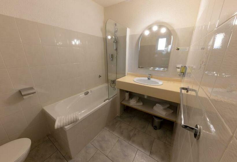 Номер Стандарт Трехместный, Hôtel Casa Rossa & Spa