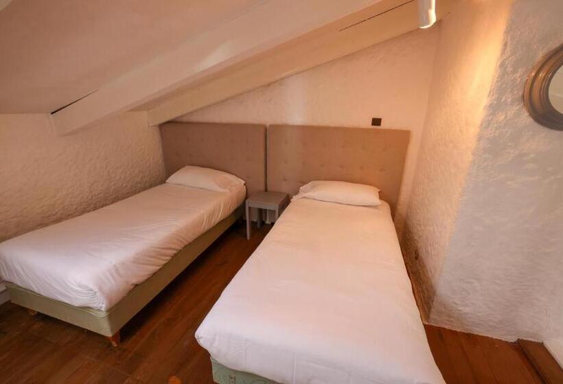 Четырехместный Номер Стандарт, Hôtel Casa Rossa & Spa