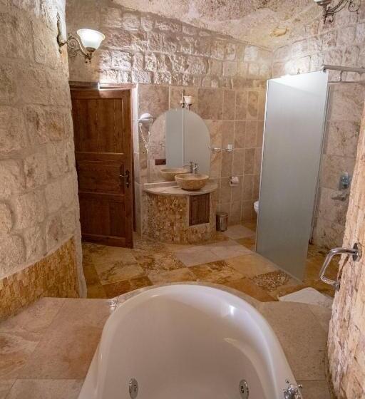 اتاق لوکس, Kemerhan Cave Suites