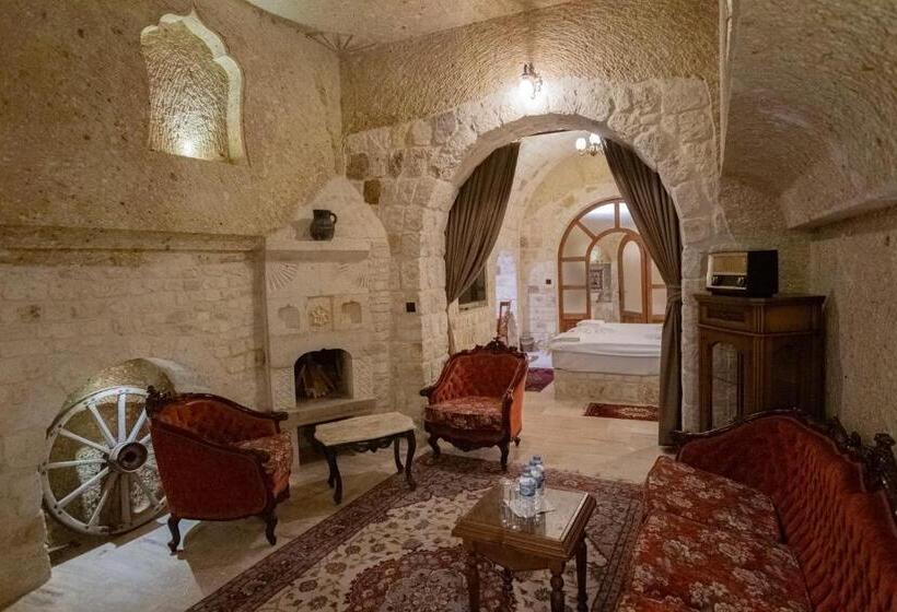 اتاق سوپریور سه تخته, Kemerhan Cave Suites