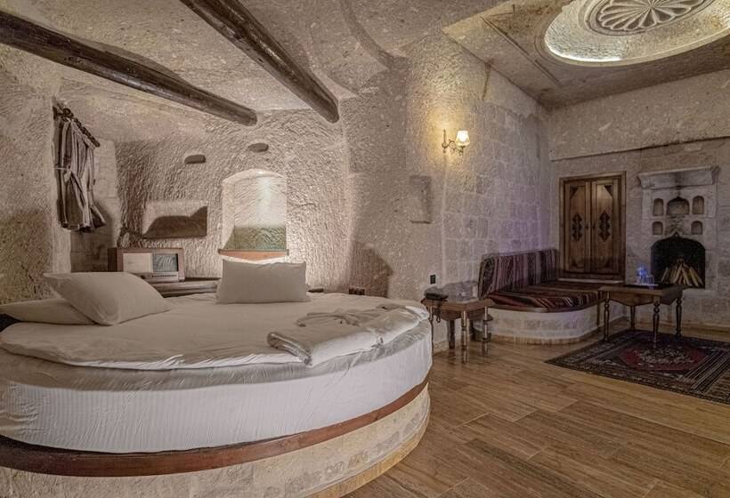 سوییت لوکس, Kemerhan Cave Suites