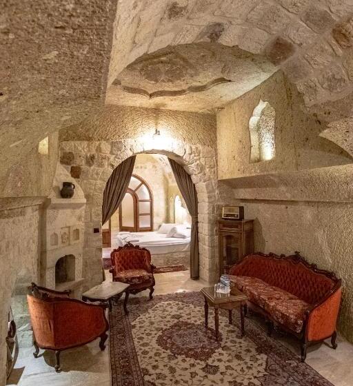 اتاق سوپریور سه تخته, Kemerhan Cave Suites