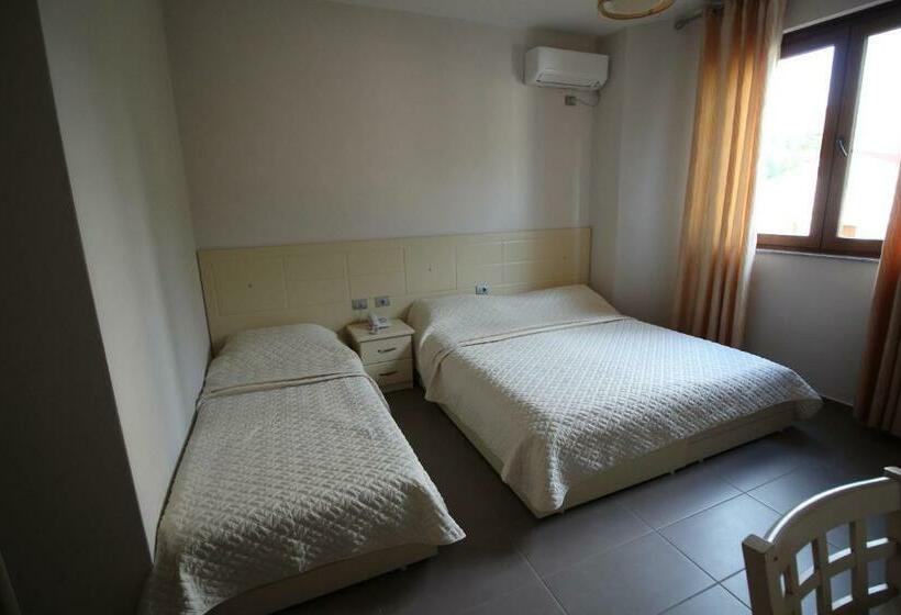 스탠다드 트리플 룸, Piazza