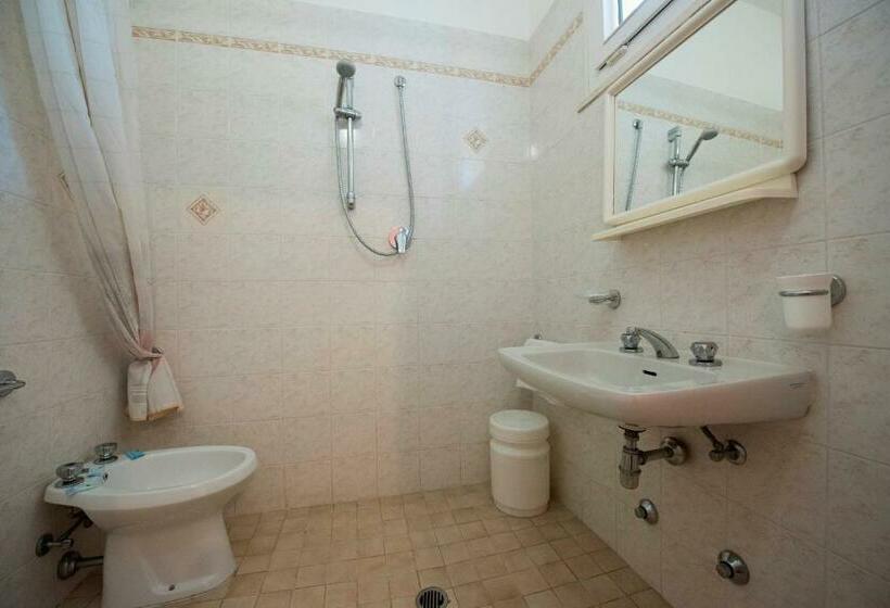 标准三人间, Settebello B&b