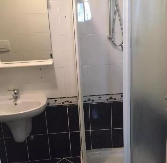 Huoneisto 1 Makuuhuone Allasnäkymä, Settebello B&b