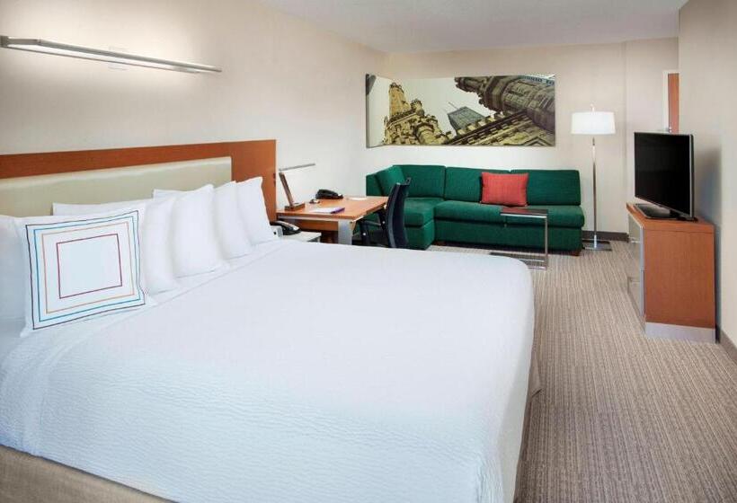 带大床的标准工作室, Springhill Suites Chicago Downtown/river North