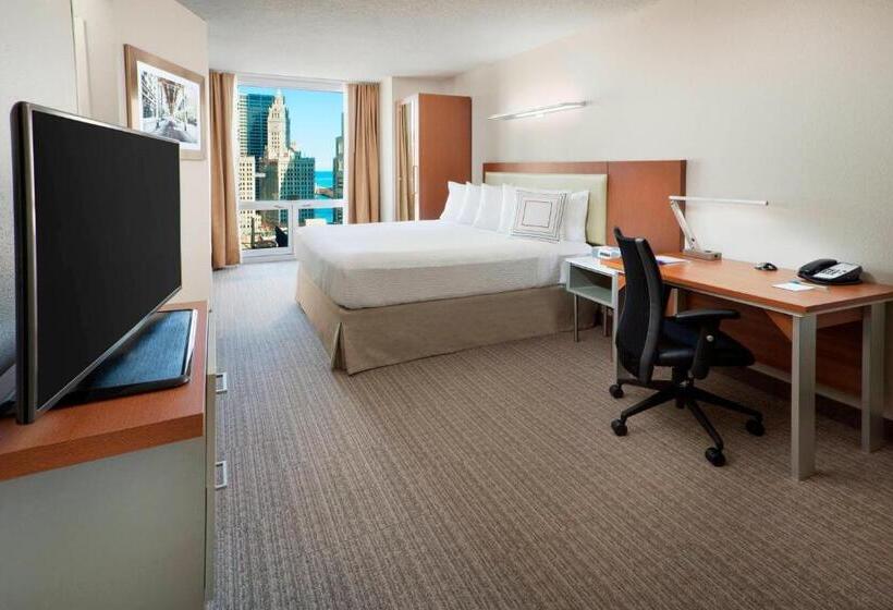 带大床的标准工作室, Springhill Suites Chicago Downtown/river North
