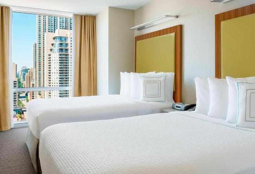 带城市景观的标准工作室, Springhill Suites Chicago Downtown/river North