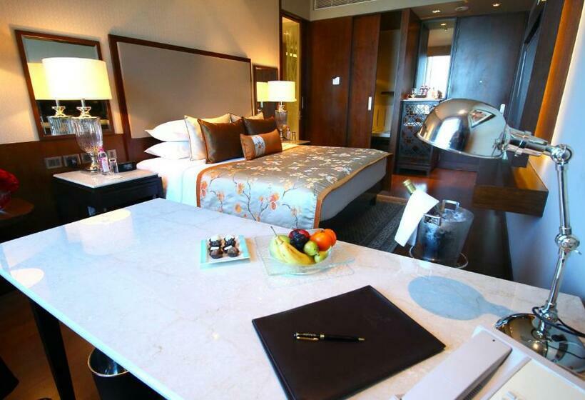 اتاق لوکس با تخت بزرگ, Taj Bangalore