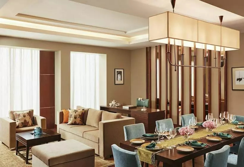 デラックススイート, Taj Bangalore