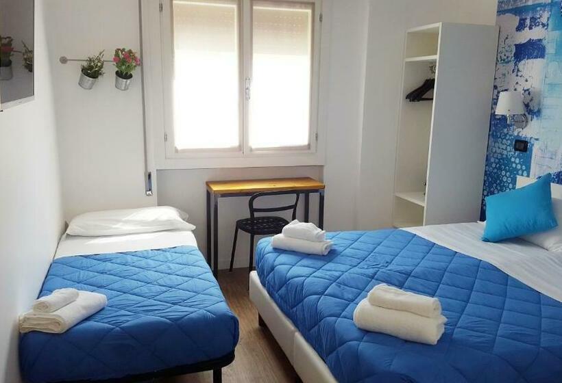 Номер Стандарт Трехместный, Lake Garda Hostel