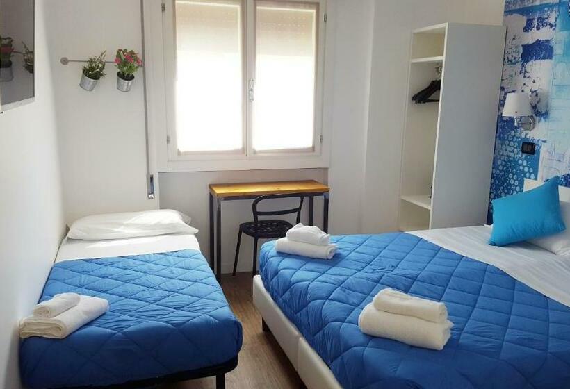 Номер Стандарт Трехместный, Lake Garda Hostel