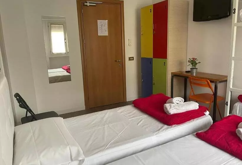 ファミリールーム, Lake Garda Hostel