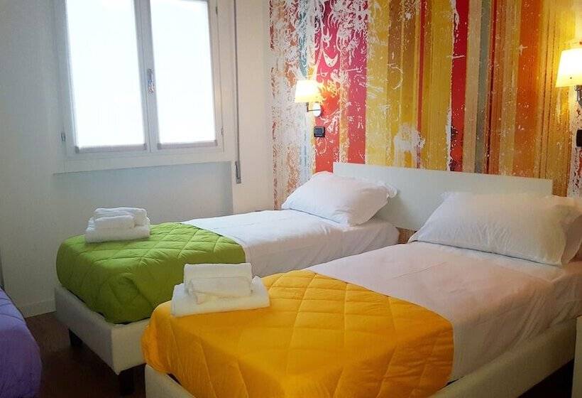 Номер Стандарт Трехместный, Lake Garda Hostel
