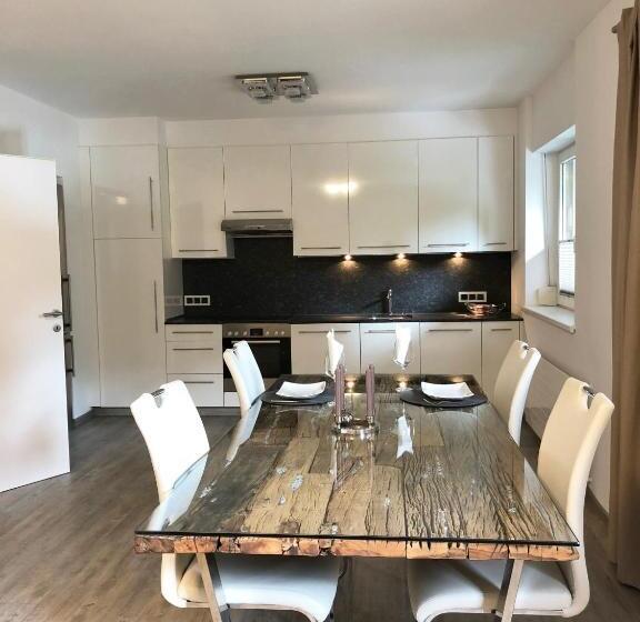 דירת חדר סופריור, Pension   Ferienwohnungen Zollner