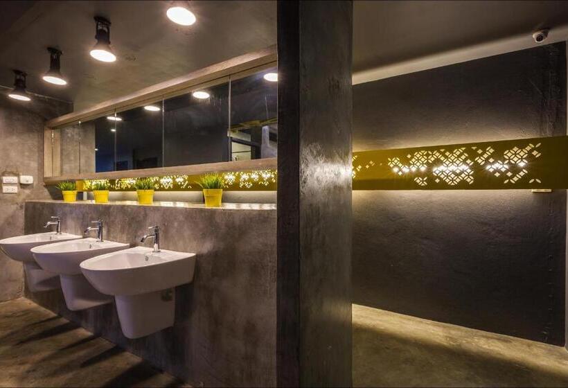 스탠다드 룸 공동 욕실, Fulfill Phuket   Sha