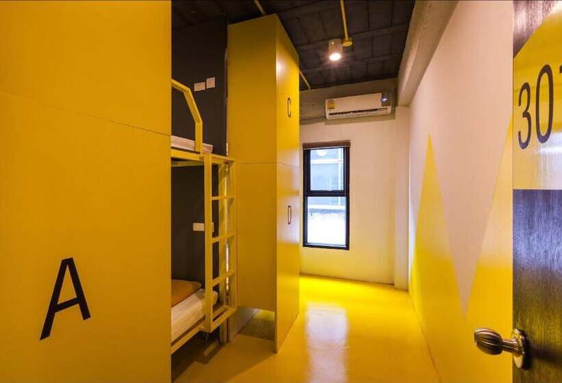 스탠다드 4인용 룸 공용 욕실, Fulfill Phuket   Sha