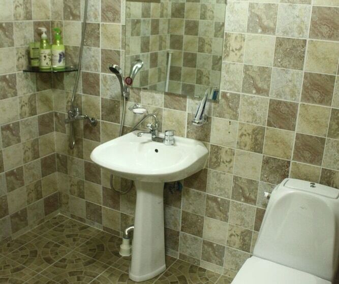 Apartament Deluxe 3 Dormitoris, Gillime Pension