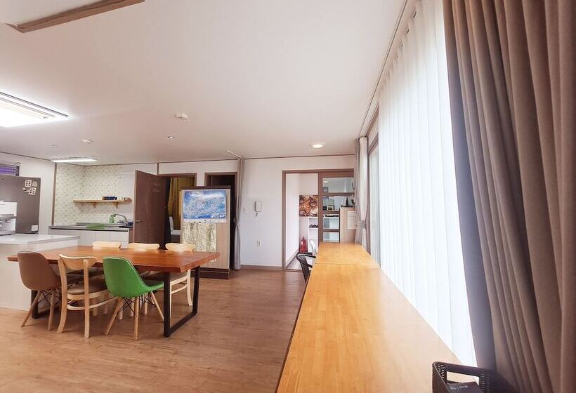 Apartament Deluxe 3 Dormitoris, Gillime Pension