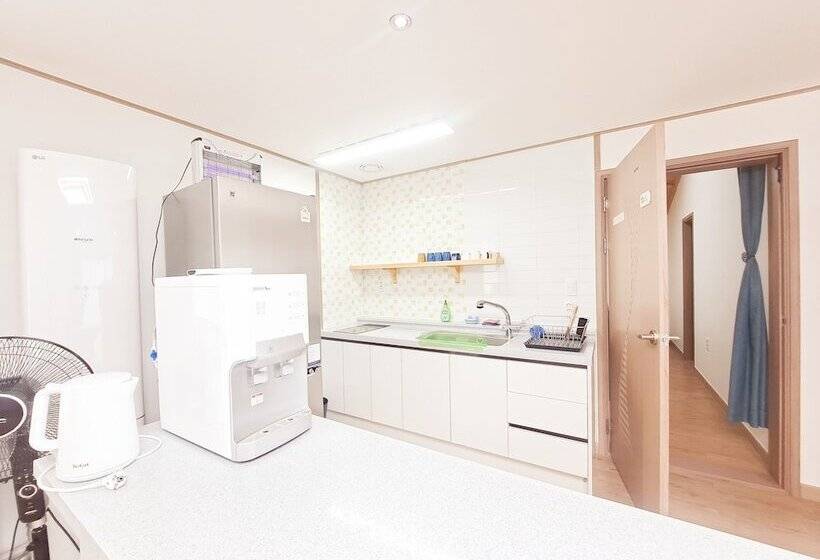 Apartament Deluxe 3 Dormitoris, Gillime Pension