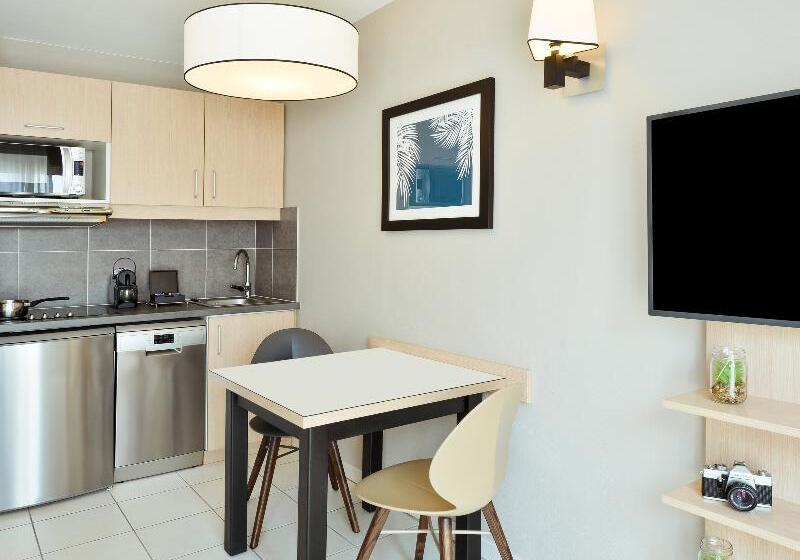 스탠다드 룸 공동 욕실, Fulfill Phuket   Sha