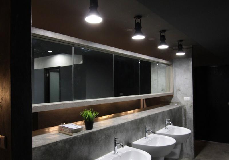 스탠다드 4인용 룸 공용 욕실, Fulfill Phuket   Sha