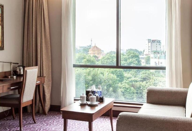 اتاق خانوادگی, Army