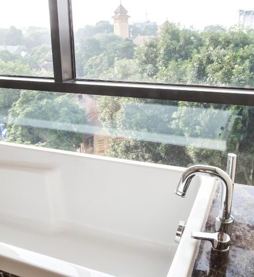 اتاق خانوادگی, Army