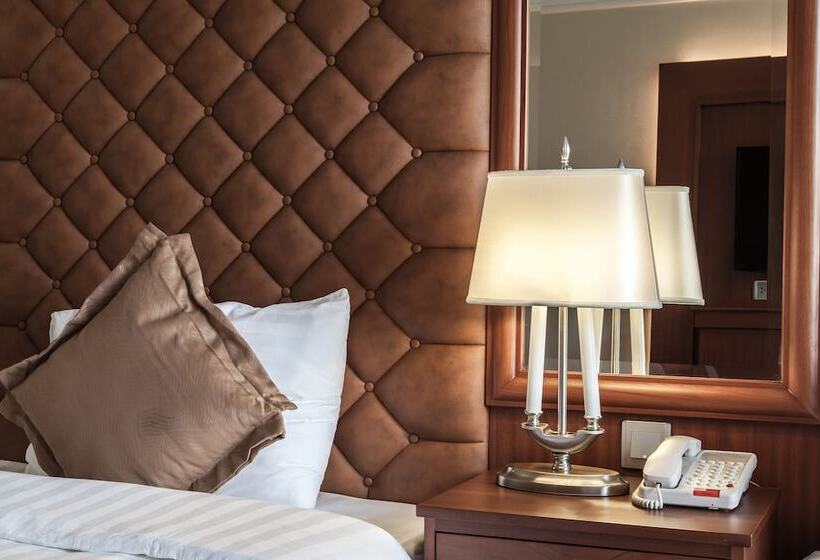 اتاق سوپریور, Army