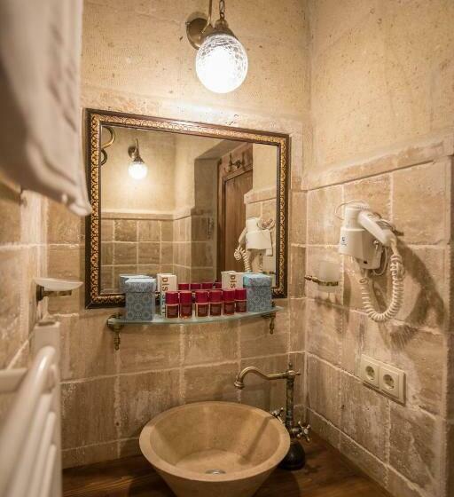 اتاق استاندارد, Charming Cave